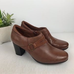 Clarks bendables Side ZIP Booties Size 9M